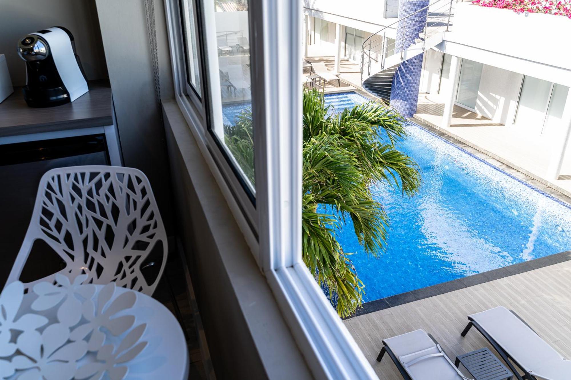 Ocean Z Boutique Hotel Palm Beach Exterior foto